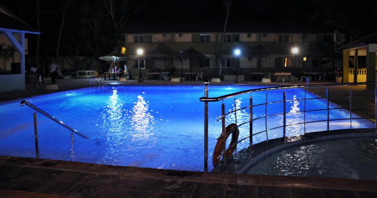 Badala Park Hotel Kotu Extérieur photo