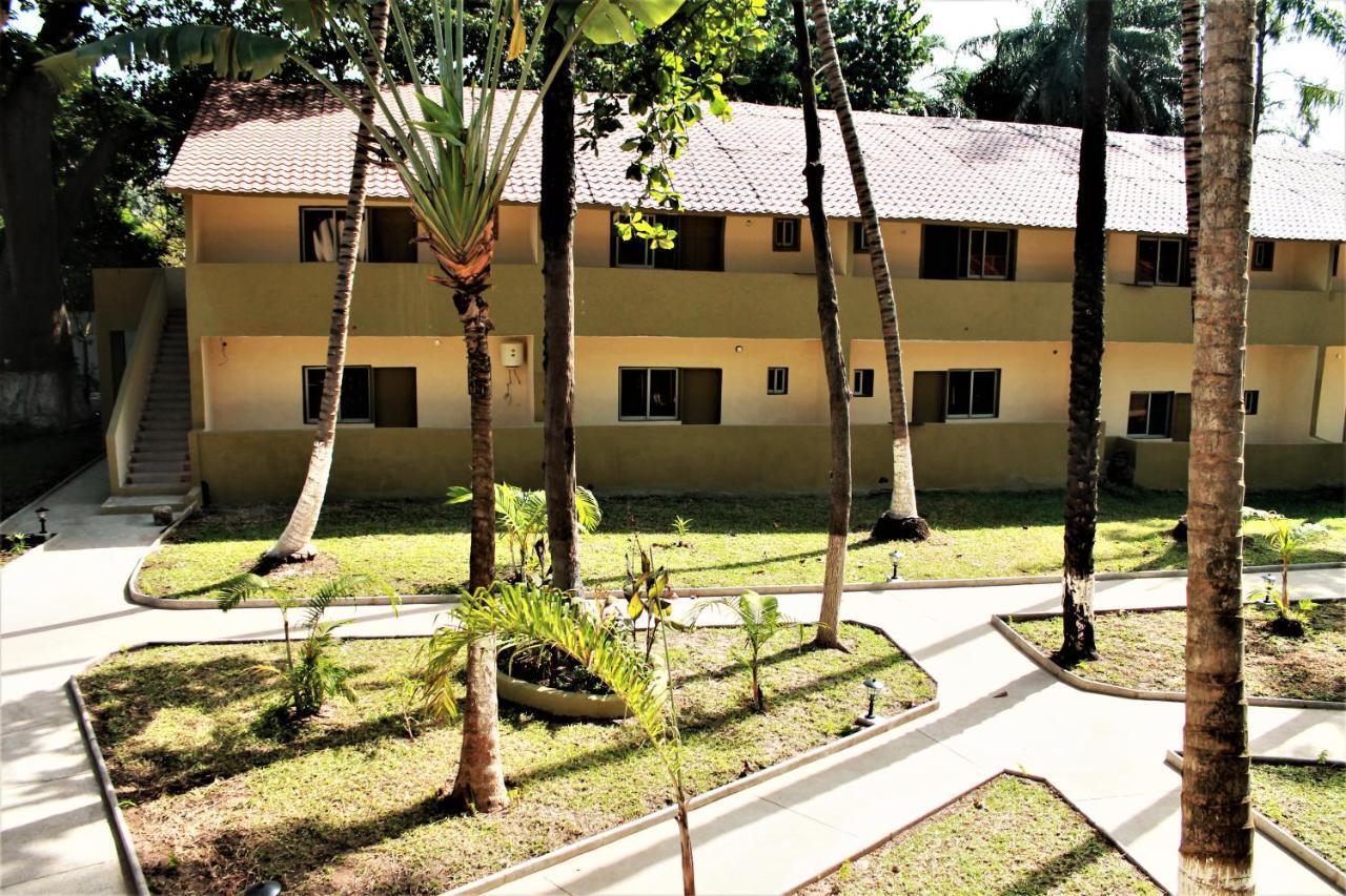 Badala Park Hotel Kotu Extérieur photo