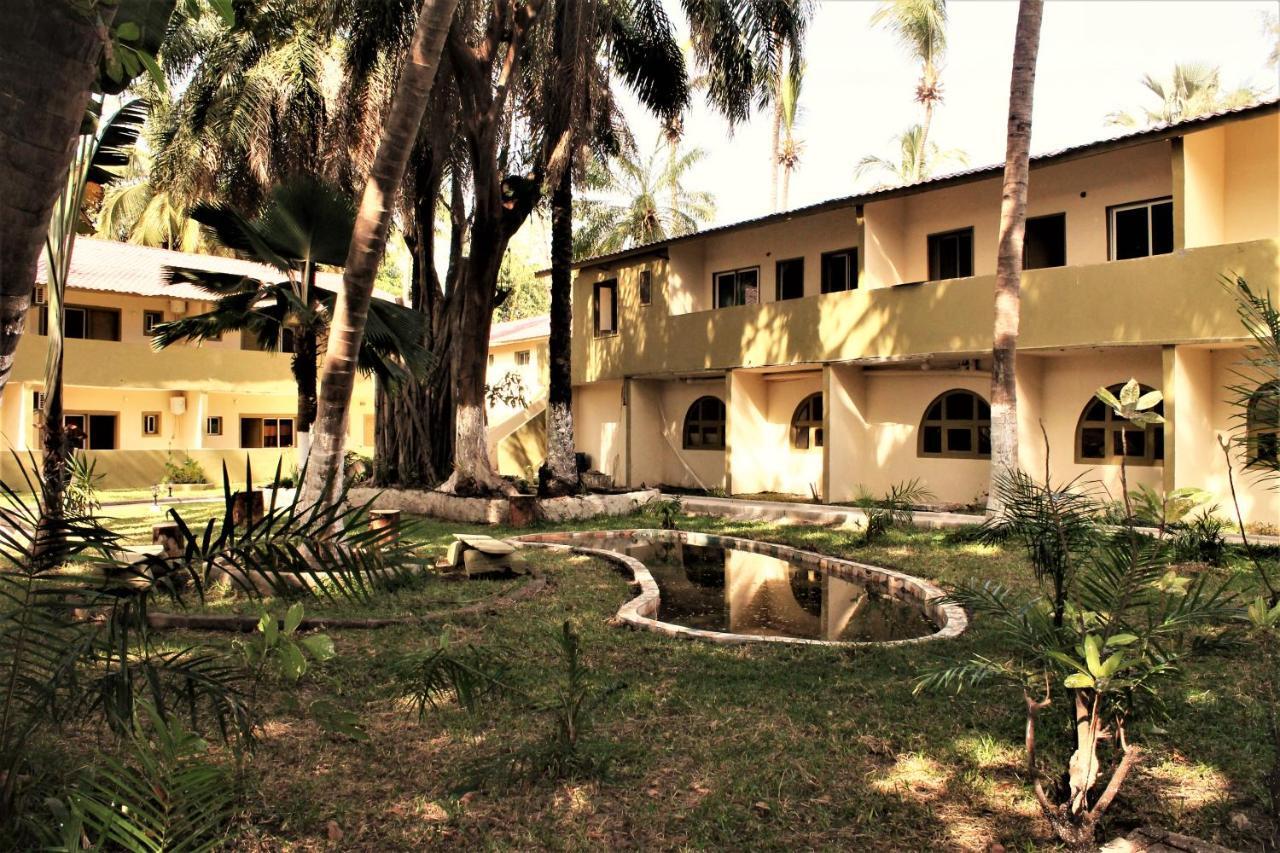 Badala Park Hotel Kotu Extérieur photo